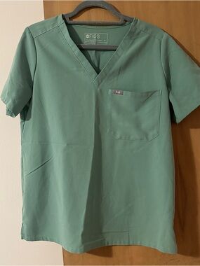 FIGS Men's V-Neck Scrub Top in Teal
